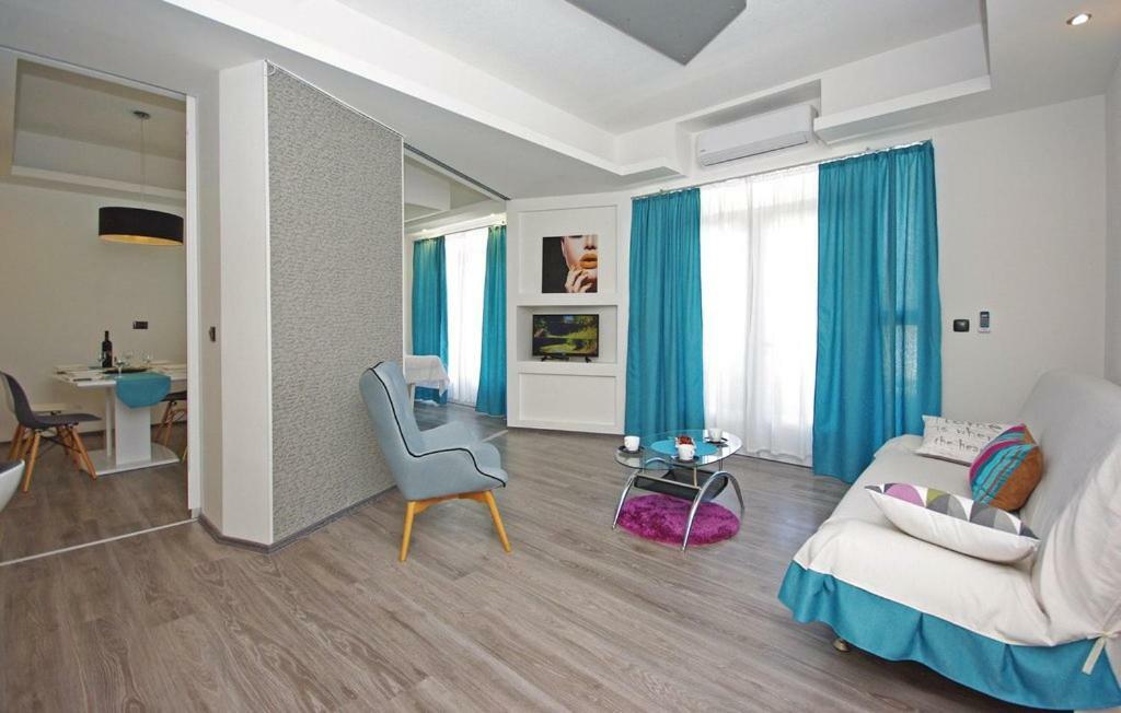 Villa Em Makarska Exterior foto